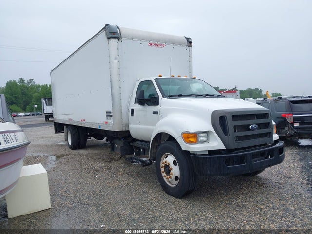 Salvage Ford F-750 Image