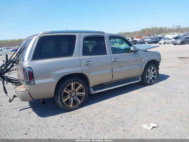 Cadillac Escalade Standard