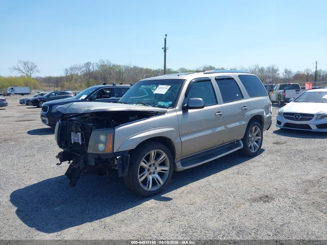 Cadillac Escalade Standard