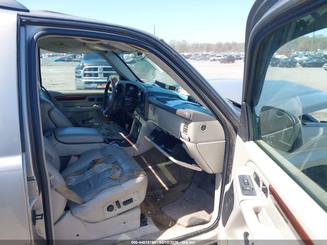 Cadillac Escalade Standard