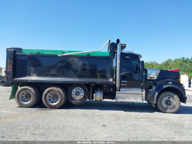 Kenworth W990