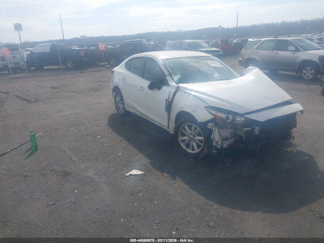 Salvage Mazda Mazda3 Image