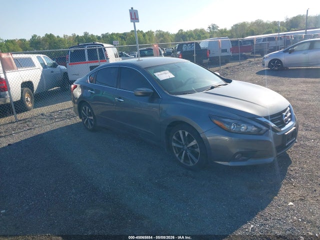 Salvage Nissan Altima Image