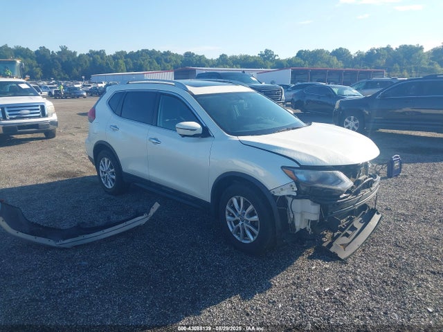 Salvage Nissan Rogue Image