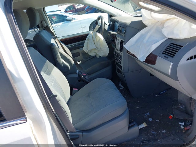 Chrysler Town & Country Touring