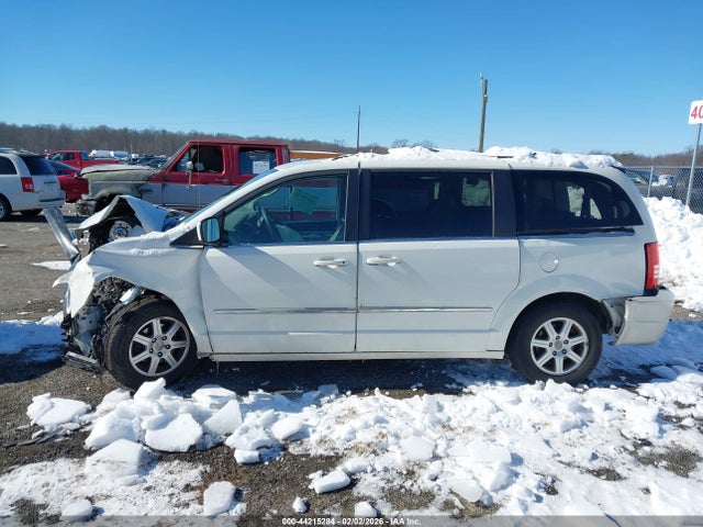 Chrysler Town & Country Touring