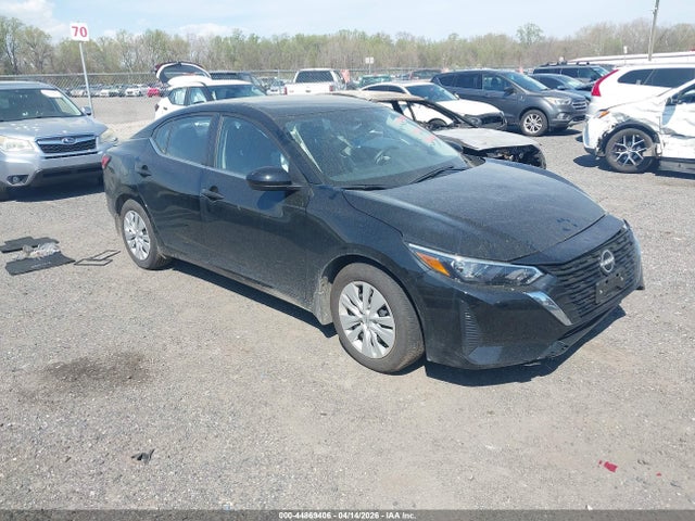 Salvage Nissan Sentra Image