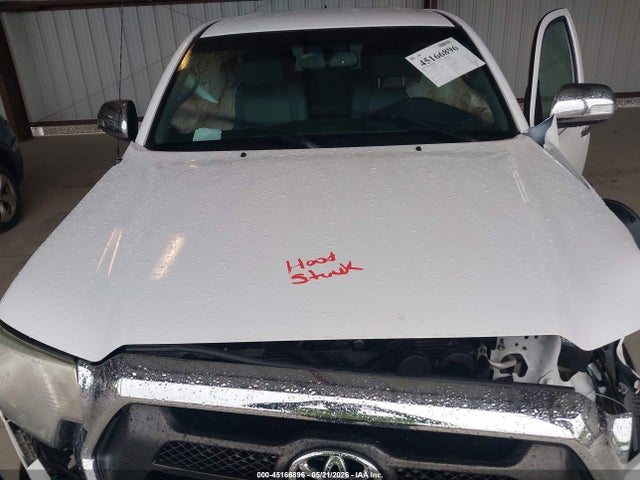 Toyota Tacoma Base V6