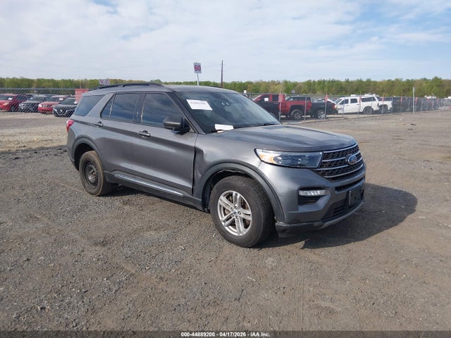 Salvage Ford Explorer Image