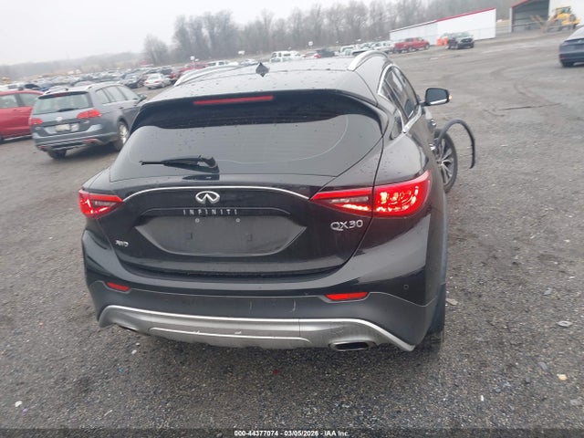 INFINITI Qx Premium