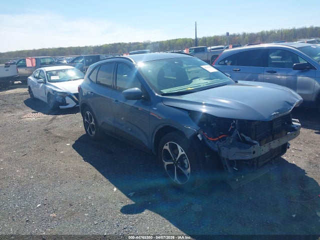 Salvage Ford Escape Image