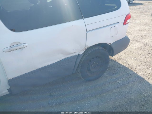 Toyota Sienna Ce