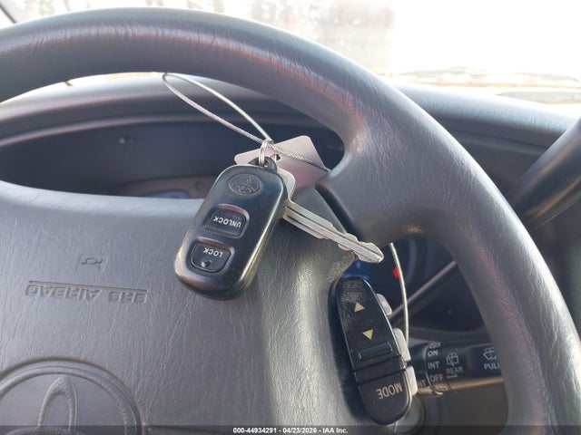 Toyota Sienna Ce