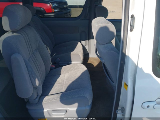 Toyota Sienna Ce