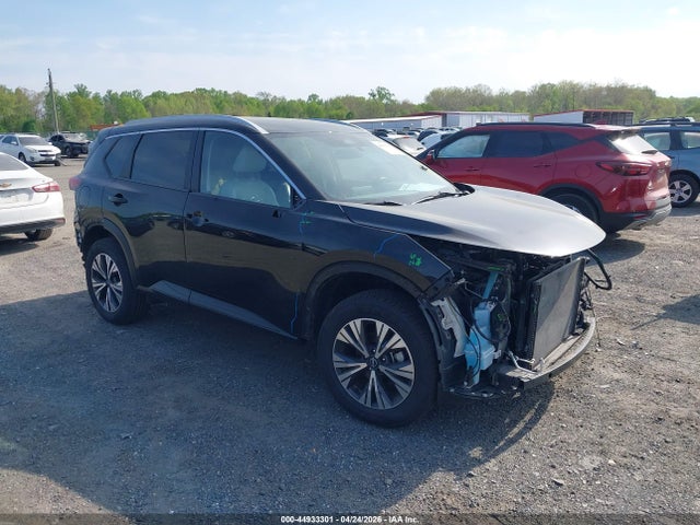 Salvage Nissan Rogue Image