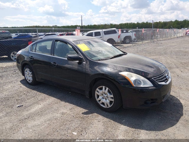 Salvage Nissan Altima Image