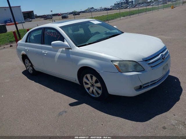 Salvage Toyota Avalon Image