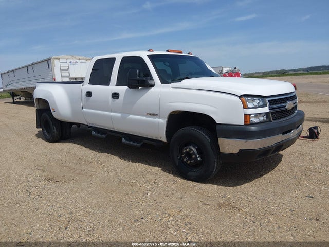 Salvage Chevrolet Silverado 3500 Image