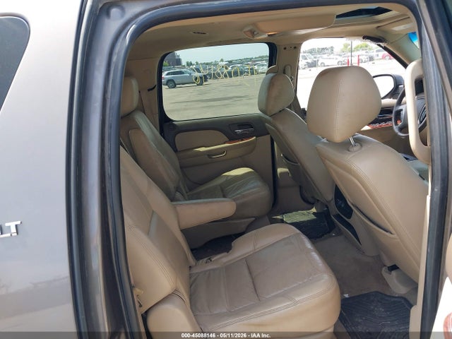 Chevrolet Suburban 1500 Lt1