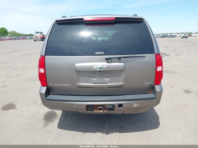 Chevrolet Suburban 1500 Lt1