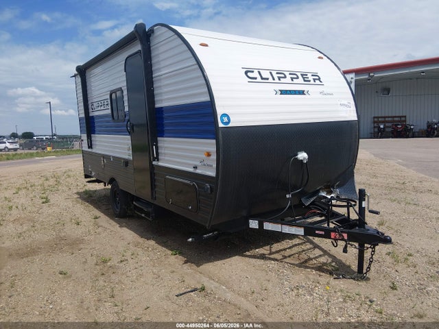 Salvage Coachmen Clipper Image
