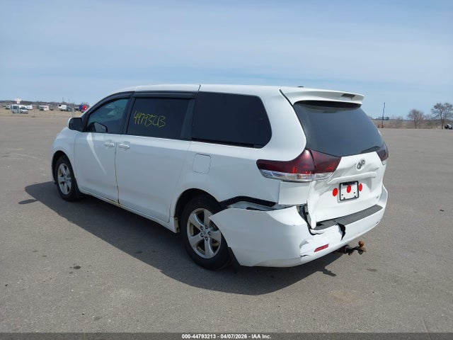 Toyota Sienna Le 8 Passenger