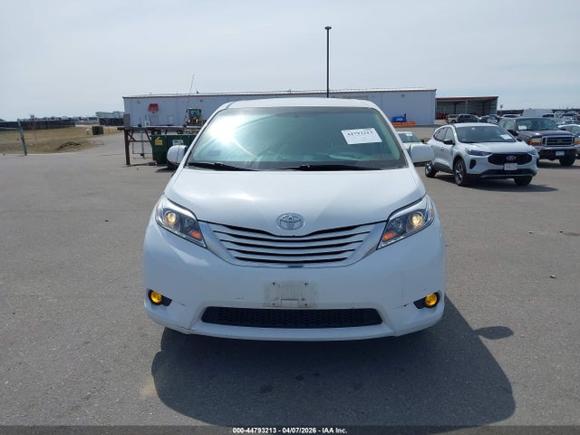 Toyota Sienna Le 8 Passenger