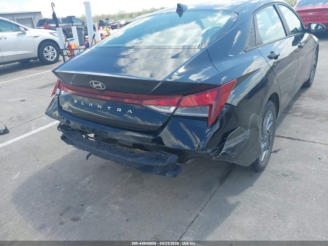 Hyundai ELANTRA Sel