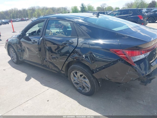 Hyundai ELANTRA Sel