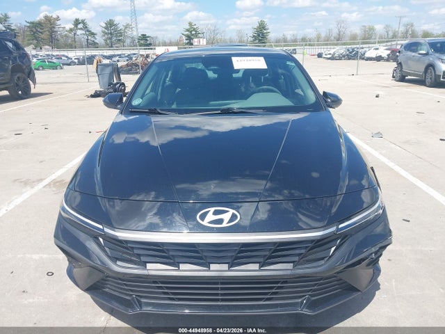 Hyundai ELANTRA Sel