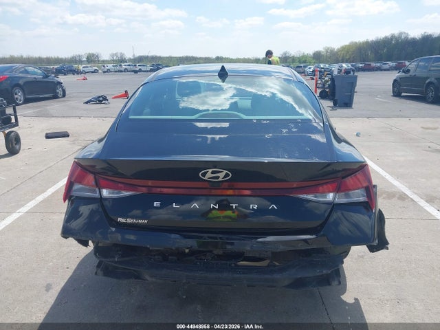 Hyundai ELANTRA Sel
