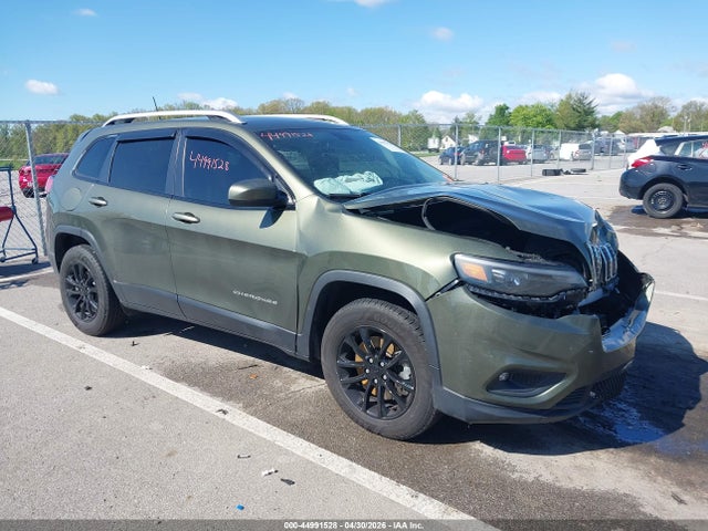 Salvage Jeep Cherokee Image