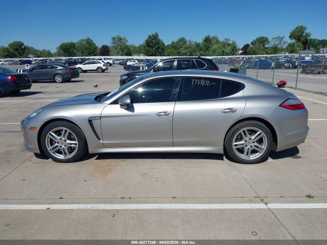 Porsche Panamera 4