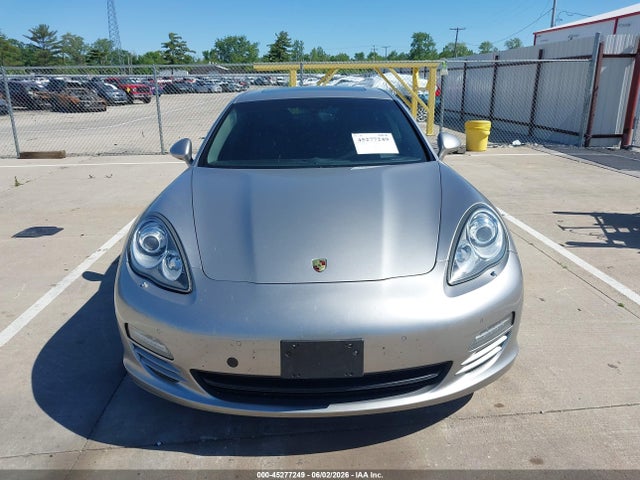 Porsche Panamera 4