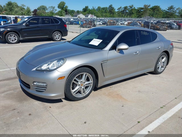 Porsche Panamera 4