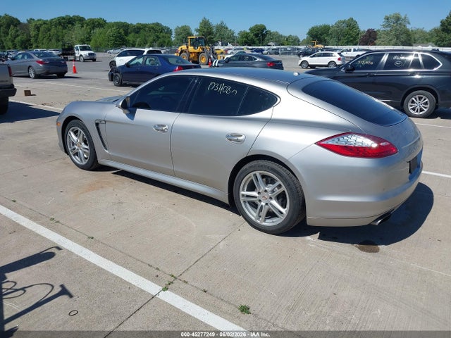 Porsche Panamera 4