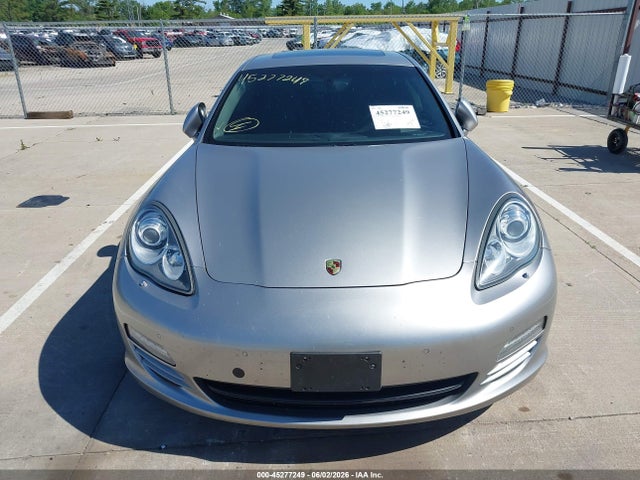 Porsche Panamera 4
