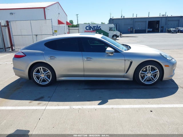 Porsche Panamera 4
