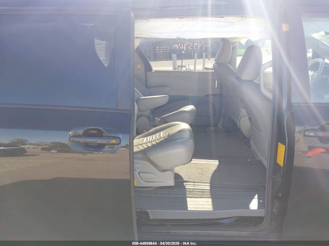 Toyota Sienna Xle V6