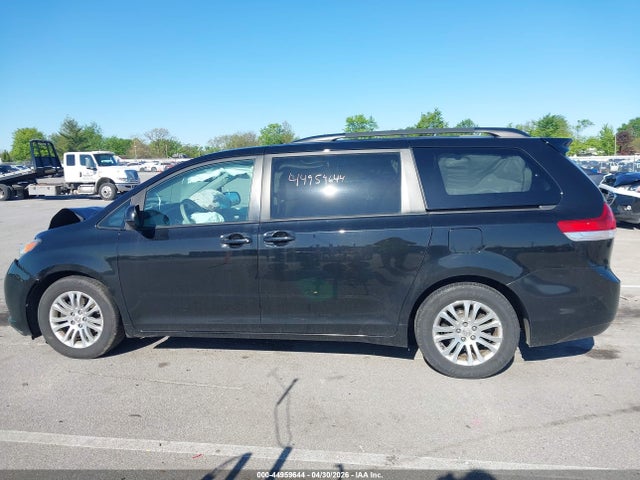 Toyota Sienna Xle V6