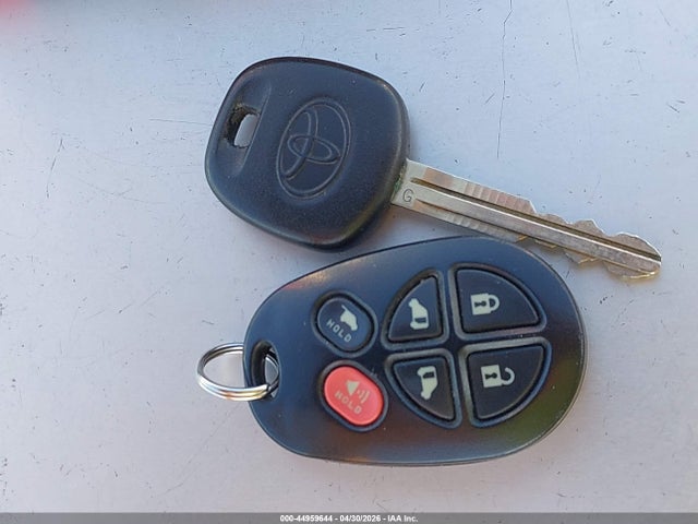 Toyota Sienna Xle V6