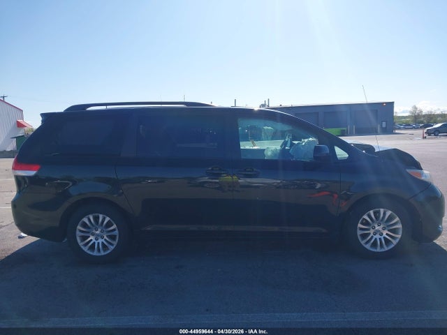 Toyota Sienna Xle V6