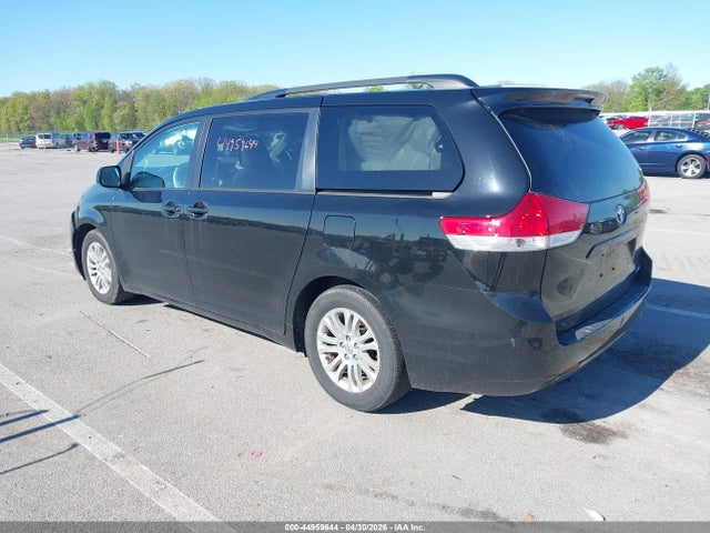 Toyota Sienna Xle V6