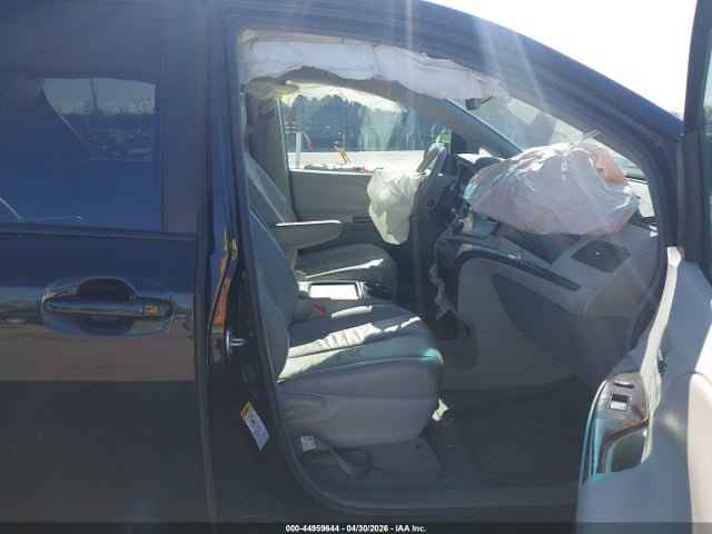 Toyota Sienna Xle V6