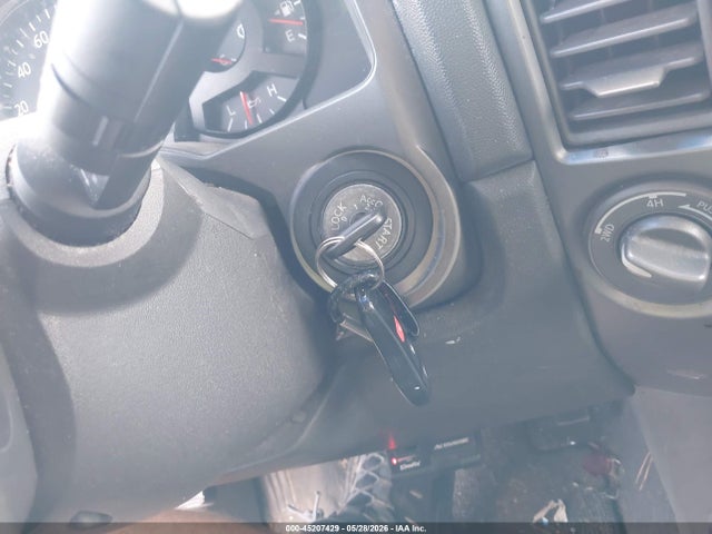 Nissan Titan Se
