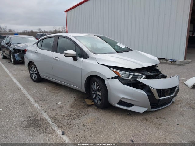 Salvage Nissan Versa Image