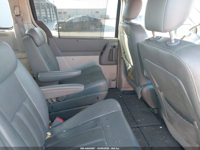 Chrysler Town & Country Touring