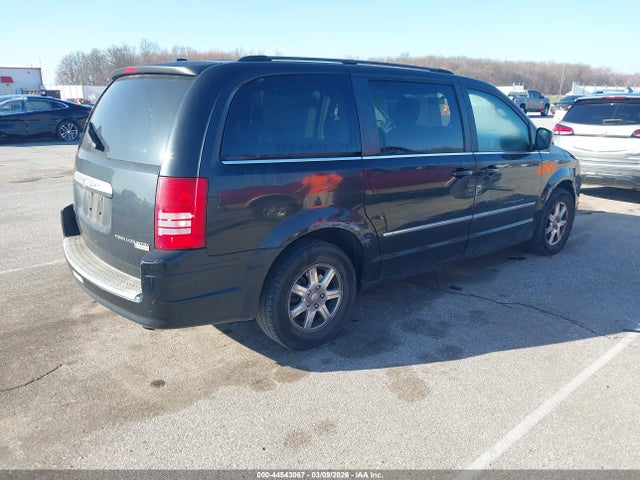 Chrysler Town & Country Touring