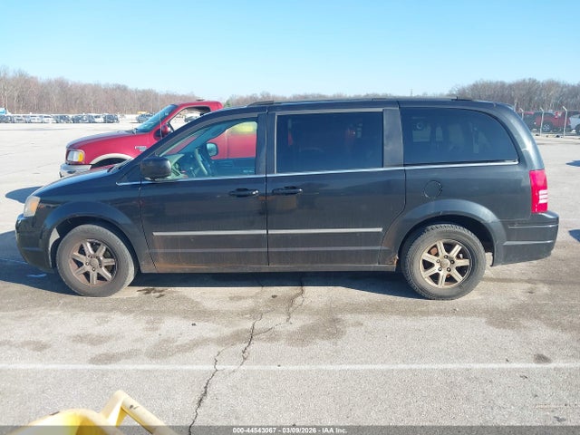 Chrysler Town & Country Touring