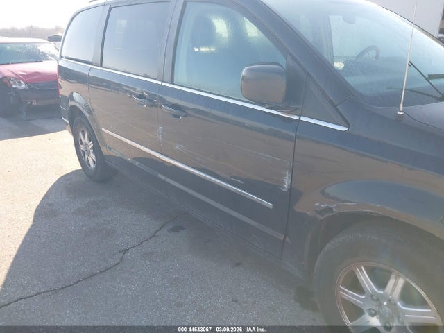 Chrysler Town & Country Touring